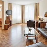 Hotell Eventhotel Pyramide