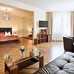 Eventhotel Pyramide 4*