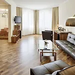 Hotell Eventhotel Pyramide