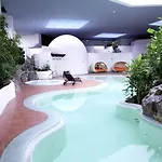 Hotell Eventhotel Pyramide 4*