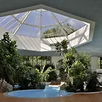 Eventhotel Pyramide 4*