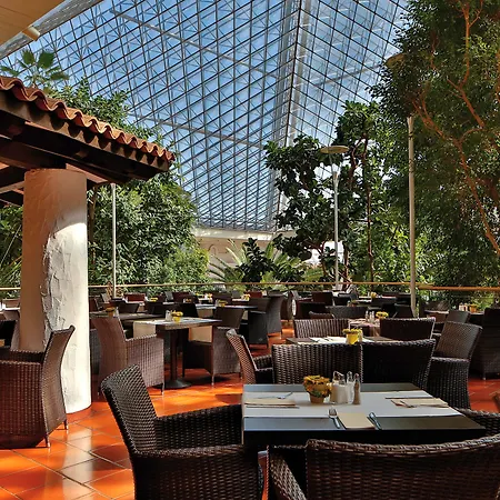 Eventhotel Pyramide 4* Vösendorf
