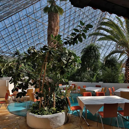 Eventhotel Pyramide Szálloda Vösendorf