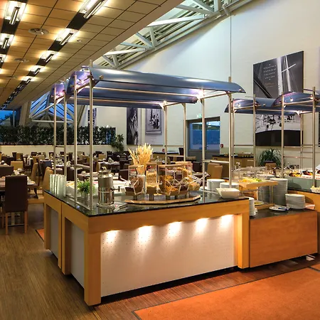 Hotel Eventhotel Pyramide 4*