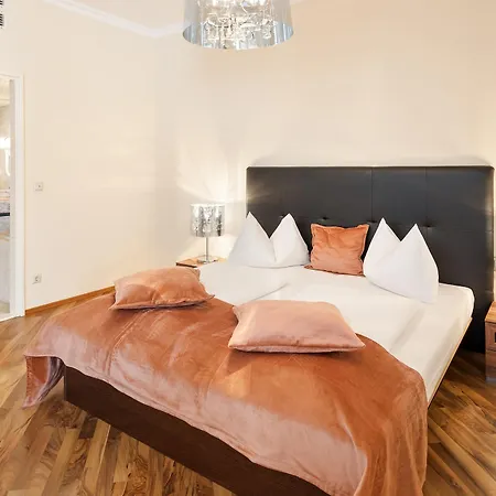 Eventhotel Pyramide 4* Voesendorf