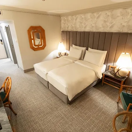 Eventhotel Pyramide فندق فوسندورف