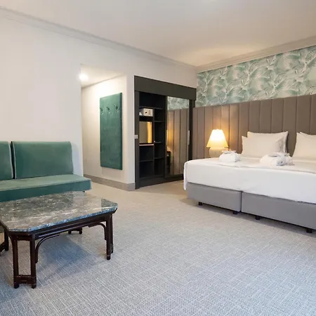 Eventhotel Pyramide 4*