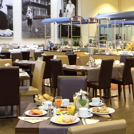 Hotel Eventhotel Pyramide 4*