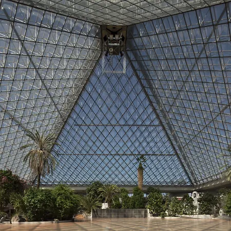 Hotel Eventhotel Pyramide