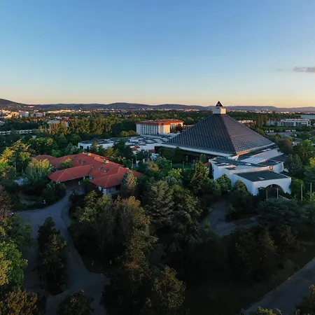 Eventhotel Pyramide Hotel 4*