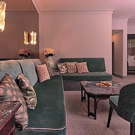 Eventhotel Pyramide 4*