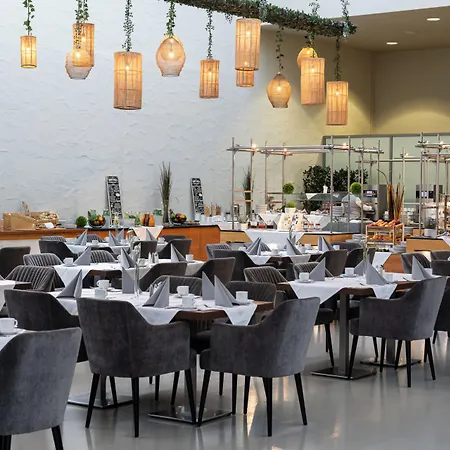 Eventhotel Pyramide 4* فوسندورف