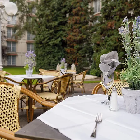 Eventhotel Pyramide فندق 4*