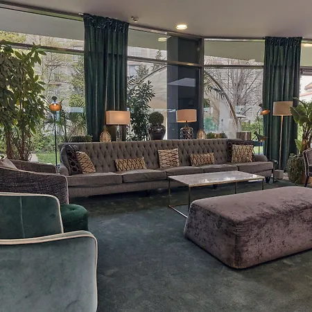 Eventhotel Pyramide 4*