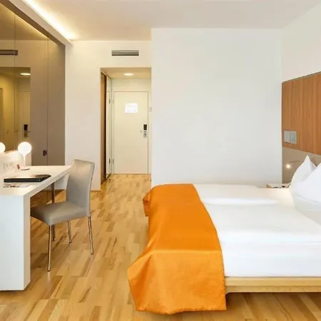 Eventhotel Pyramide 4*