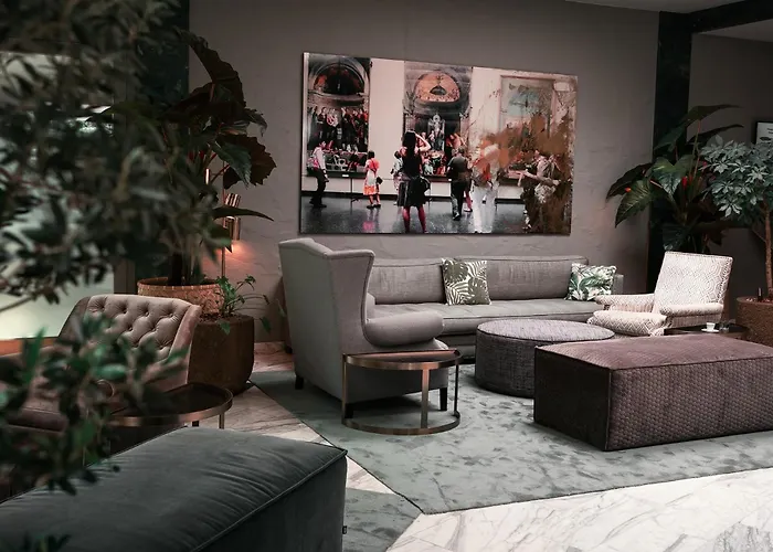 Hotel Eventhotel Pyramide 4*