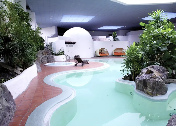 Hotel Eventhotel Pyramide 4*