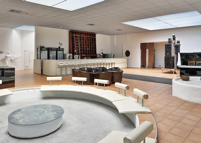 Eventhotel Pyramide 4* Vösendorf