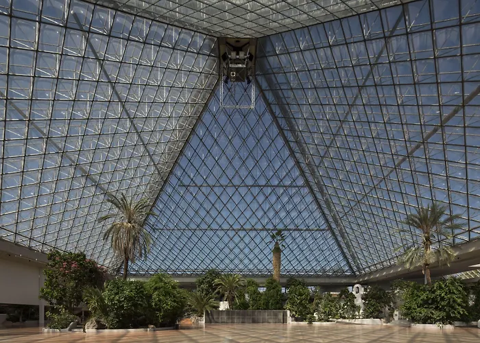 Hotel Eventhotel Pyramide