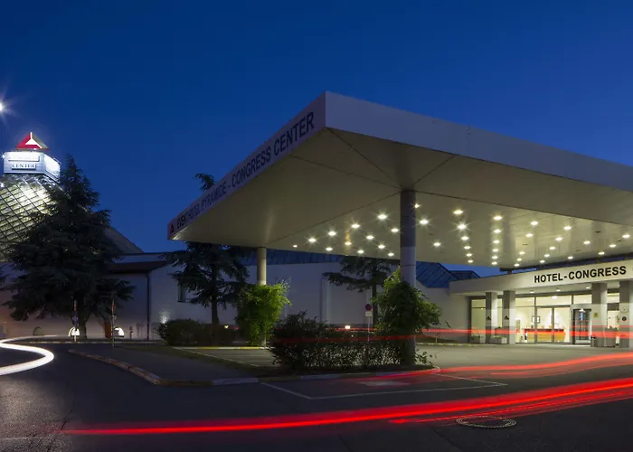 Hotel Eventhotel Pyramide 4*