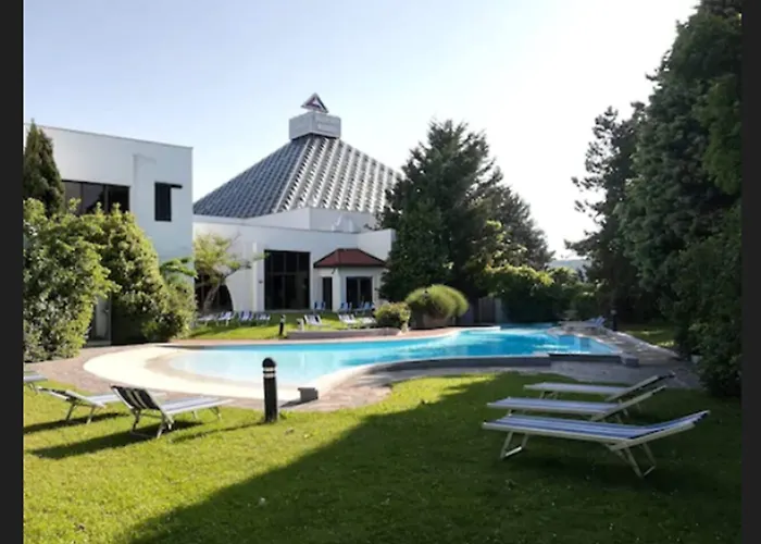 Eventhotel Pyramide 4*