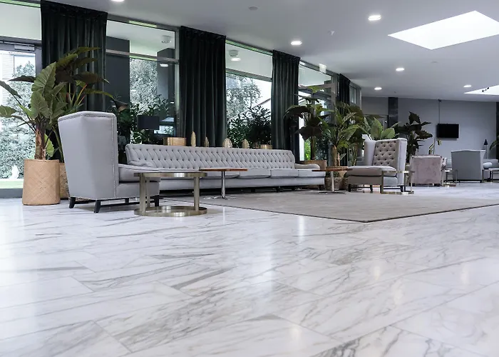 Eventhotel Pyramide 4*